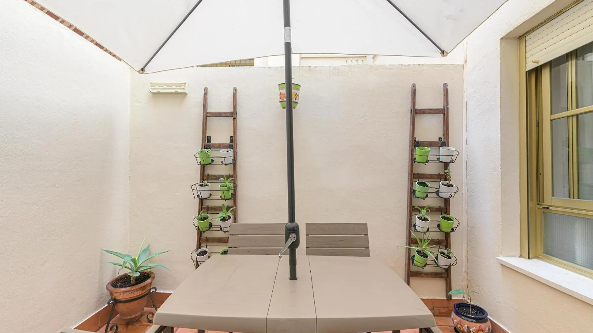 Las Candelas - Apartment In Malaga Holiday home